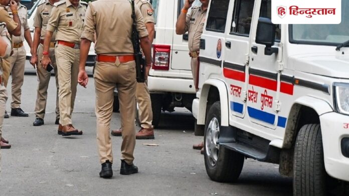 विदेशी कॉल को लोकल दिखाकर सरकार को करोड़ों का चूना, नोएडा में अवैध एक्सचेंज पकड़ा image